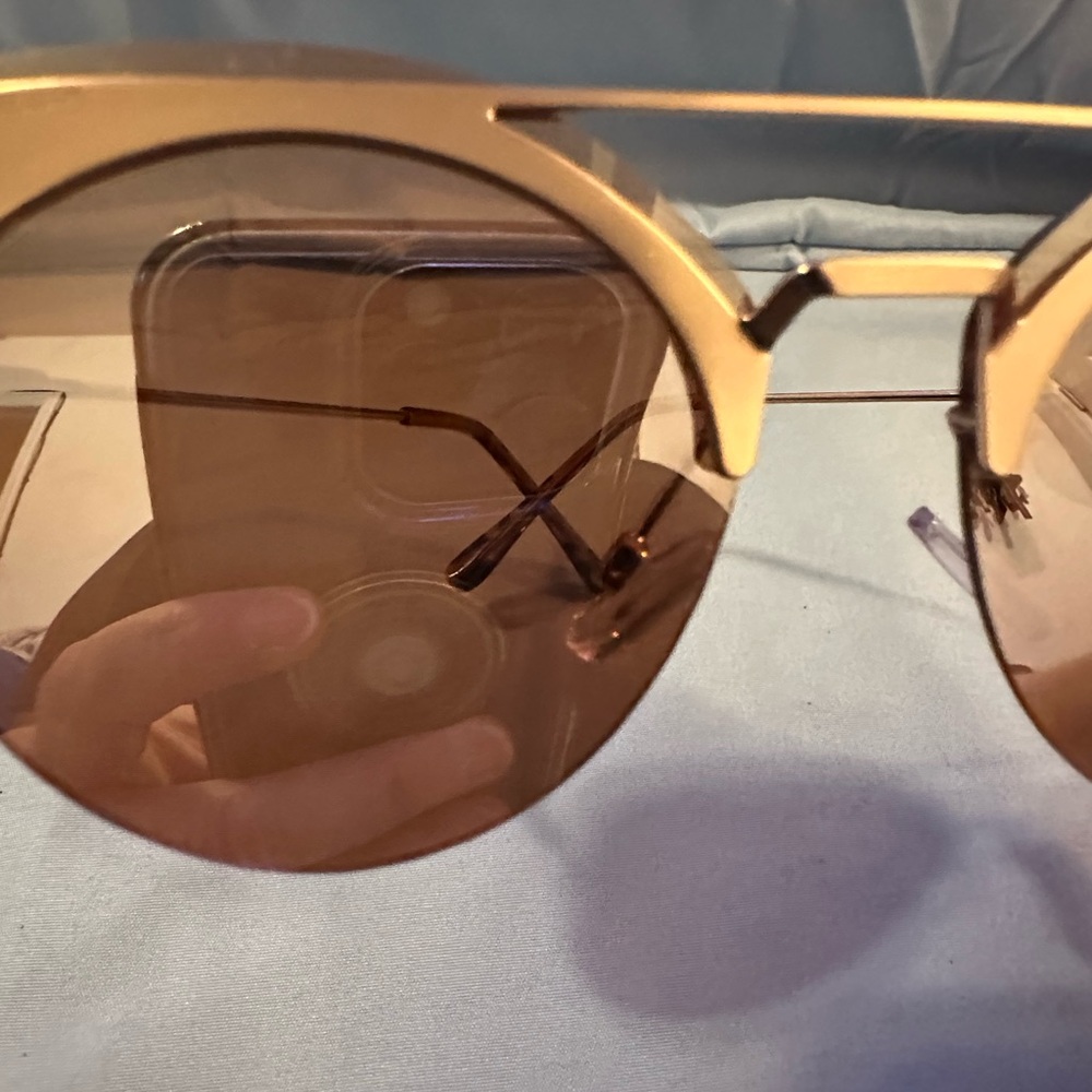Elegant‎ Mirrored Lens Gold Cat Eye Sunglasses - Picture 2 of 7